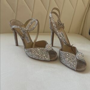 100% Authentic Sacora 100 🪩
Nude Suede with Hotfix Crystals and Sphere Detail